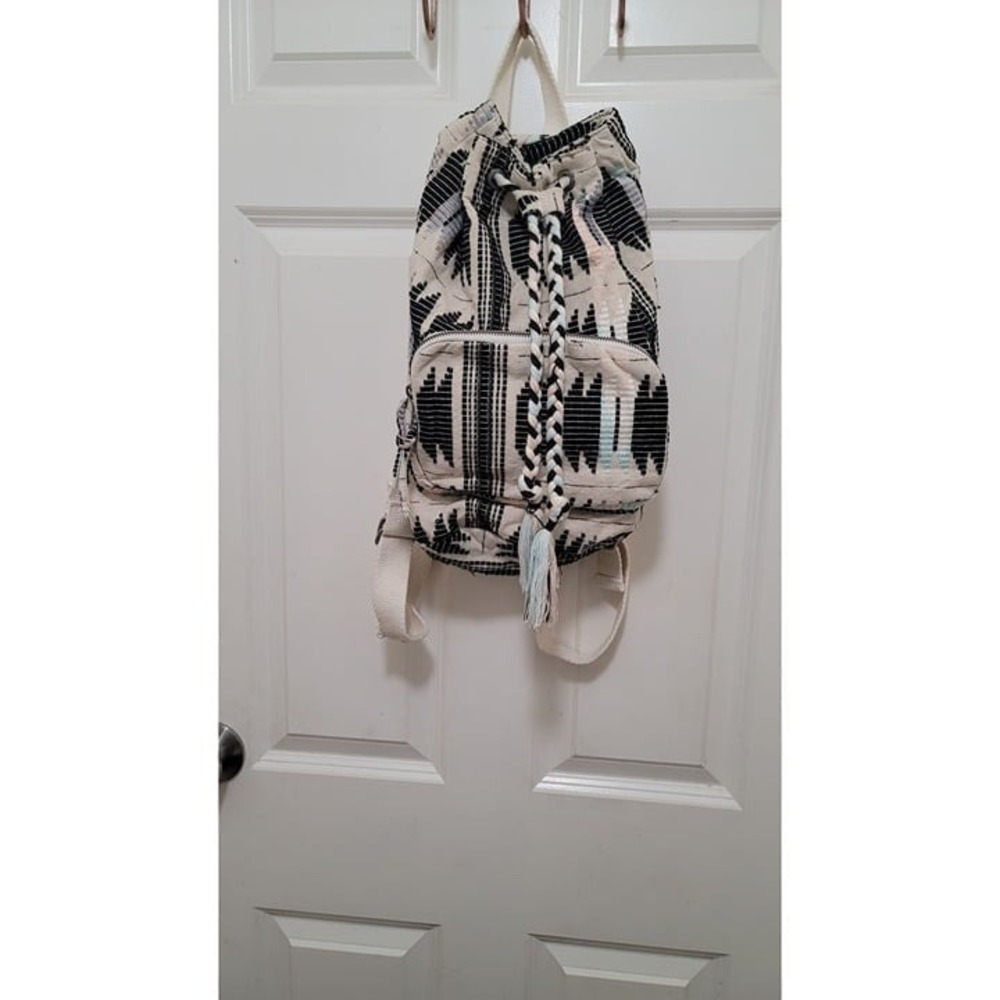 American Eagle Backpack Womens OS Cream‎ Black Tribal Woven Drawstring Festival